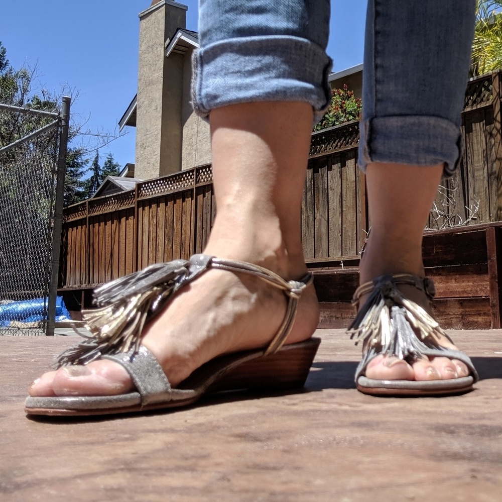 Bernardo sandals, demi wedge with tassels - Picture 3 of 8